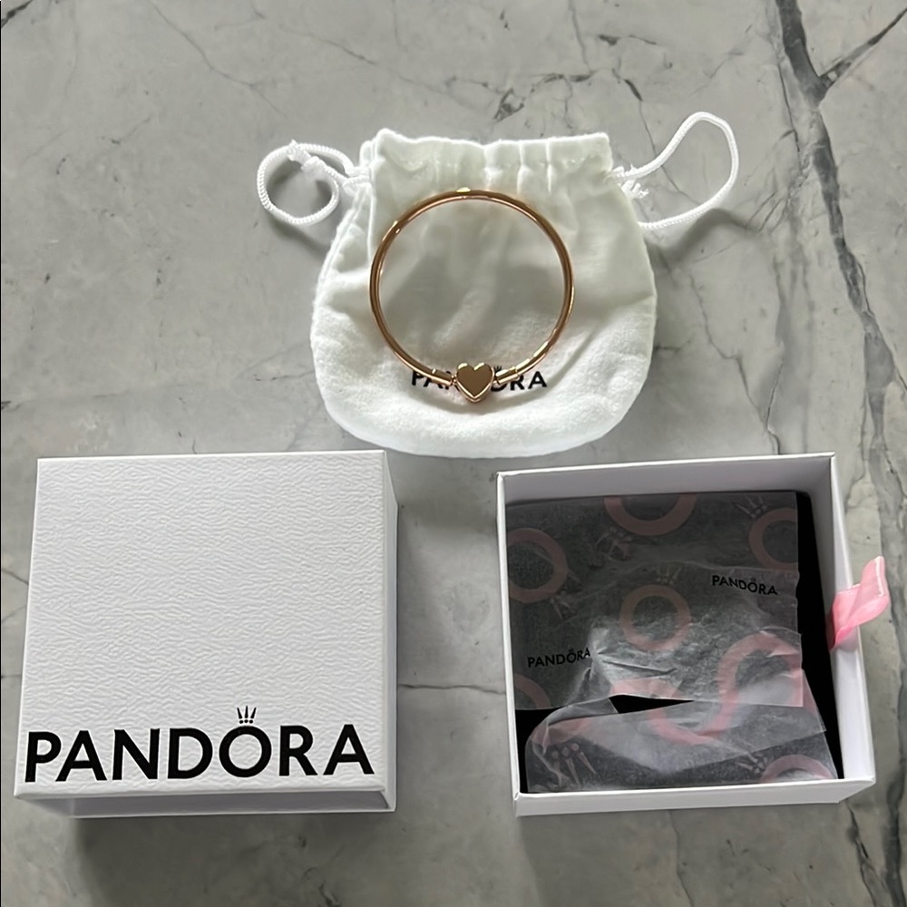 Pandora Moments Heart & Butterfly Bangle
14k rose gold plating - Picture 3 of 8
